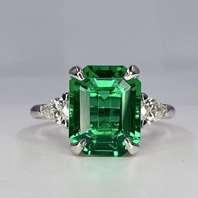 InfinityJewelersUSA - Etsy 5 Carat Emerald Ring, Emerald Pendants, Engagement Ring Emerald Cut, Emerald Stone Rings, Emerald Cut Engagement Ring, Engagement Ring Emerald, Emerald Ring Vintage, Extraordinary Jewelry, Ring Emerald Cut