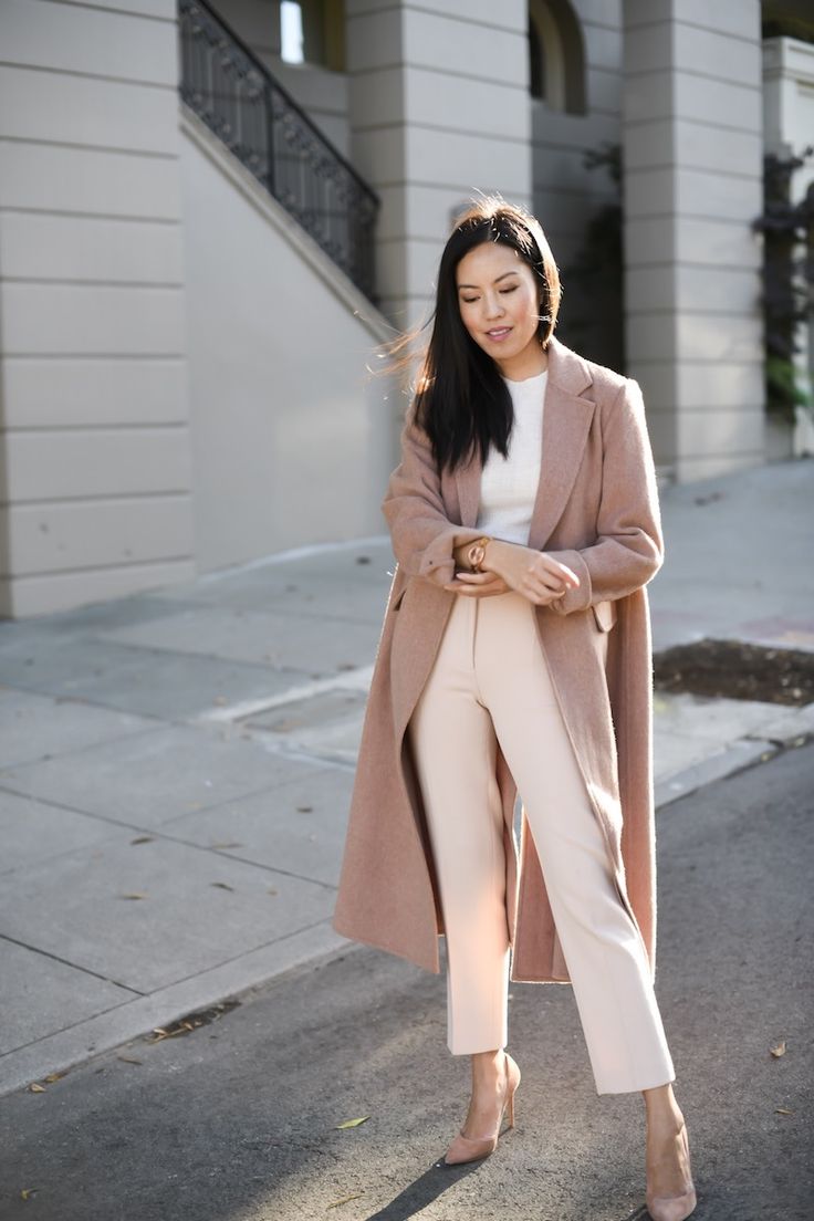 9to5chic | Rose Gold Mantel Styling, Outfit Rosa, Winter Projects, Pink Inspiration, Skandinavian Fashion, Beige Outfit, Corporate Outfits, Summer Work Outfits, Pants Outfits