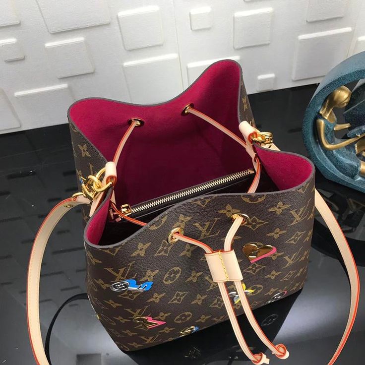 ADC Fashion Lu-Vi bags - 1366 A+ Excellent Quality copies; Contact us if you've any questions in your mind. Lv Bags, Lv Bag, Luxury Women, New Handbags, Bags Shoes, Designer Bags, Fashion Statement, Luxury Bags, Limited Time