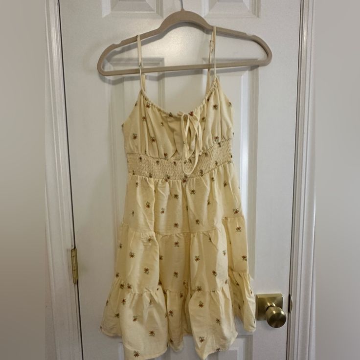 Pacsun Yellow Floral Dress Great Condition New With Tags Yellow Beach Mini Dress With Spaghetti Straps, Yellow Spaghetti Strap Mini Dress For Summer, Yellow Mini Dress For Summer Vacation, Yellow Mini Dress With Spaghetti Straps For Summer, Yellow Spaghetti Strap Mini Dress For The Beach, Yellow Mini Dress With Spaghetti Straps For Beach, Yellow Spaghetti Strap Mini Dress For Beach, Lemon Print Mini Dress For Spring, Summer Mini Dress With Lemon Print For Spring