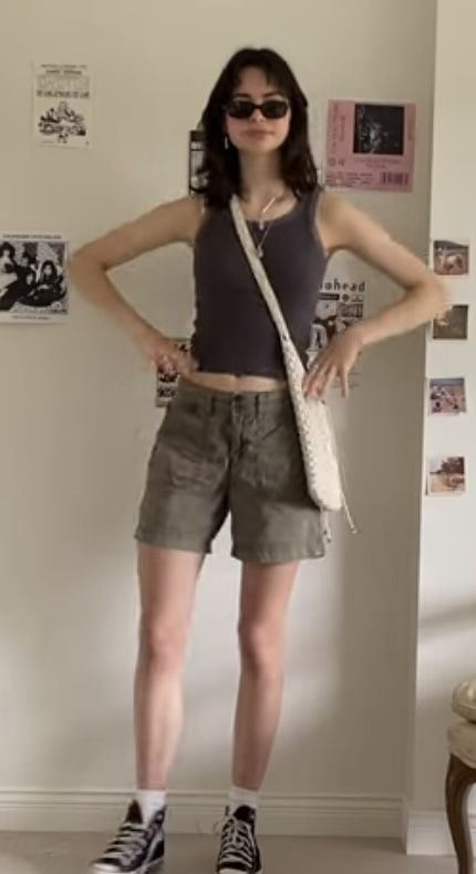 Summer Outfits Gender Neutral, Grunge Summer Outfits Shorts, Summer Outfits Nonbinary, Gay Summer Outfits Women, Non Binary Summer Outfits, Kate Brock, Trans Outfit, Downtown Outfits, Teen Fashion Outfits