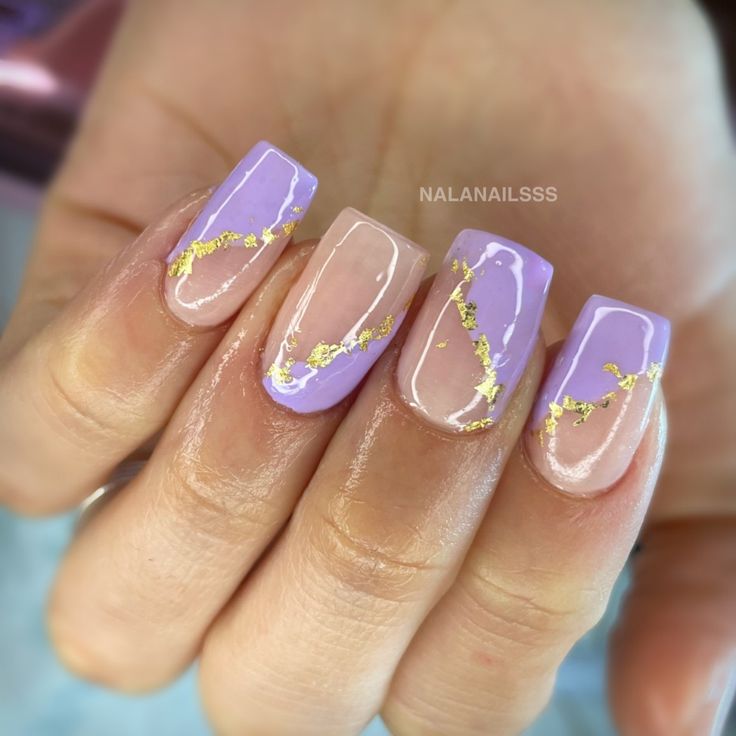 Lavender With Gold Nails, Lavender And Gold Nails Short, Nail Art Designs Purple And Gold, Purple And Gold Wedding Nails, Lilac Gold Nails, Purple And Gold French Tip Nails, Purple And Gold Nails Ideas, Purple And Gold Nails Short, Purple Nails With Gold Foil