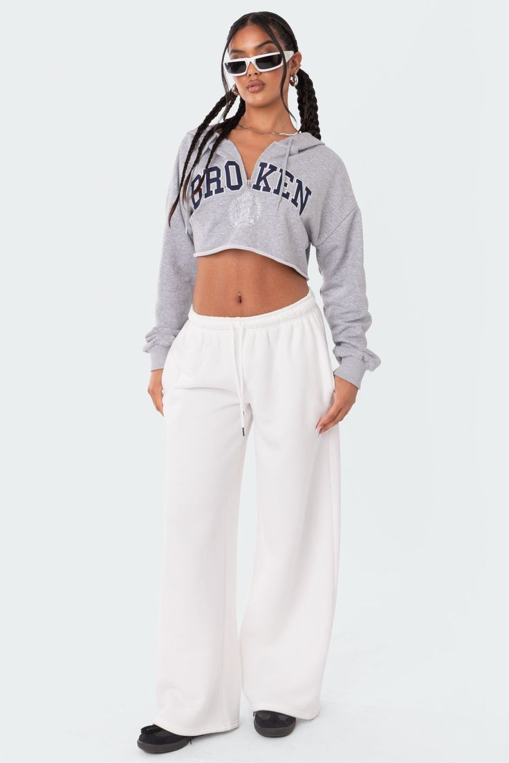 Low Waisted Sweatpants, Wide Sweatpants, Low Rise Sweatpants, White Sweatpants, Sweatpants Style, Sweatpants Outfit, Wide Leg Sweatpants, 2024 Christmas, Fleece Sweatpants