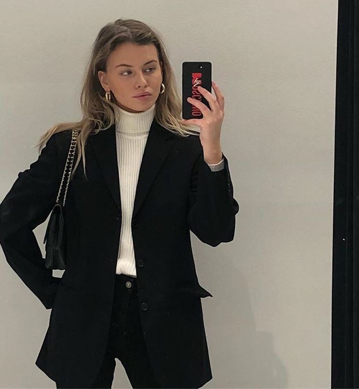 Tuva på Instagram: "🐲" Minimalist Moda, Neue Outfits, School Looks, Mode Inspo, Look Vintage, 가을 패션, Outfit Goals, Black Blazer, Looks Style