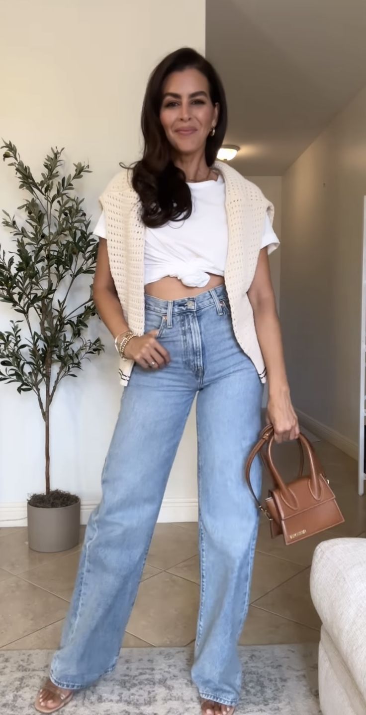 RIBCAGE WIDE LEG WOMEN'S JEANS $118 USD Color:  Splash Zone - Medium Wash Levi’s Ribcage Outfit, High Rise Straight Jeans Outfit, Wide Leg Jean Outfits, Wide Leg Outfit, Straight Jeans Outfit, Splash Zone, Ribcage Jeans, Levi’s Jeans, Wide Jeans