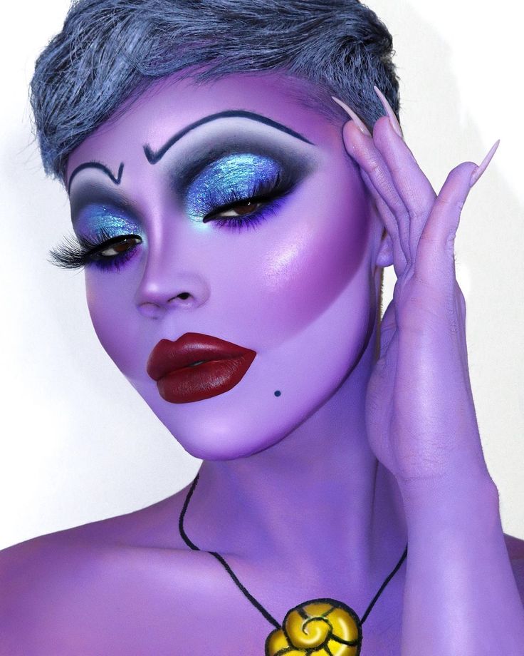 People Are Turning Themselves Into Disney Villains With Makeup Disney Villains Makeup, Ursula Makeup, Halloweenský Makeup, Face Art Makeup, Disney Makeup, Halloween Makeup Inspiration, Makeup Challenges, Halloween Tattoo, Character Makeup