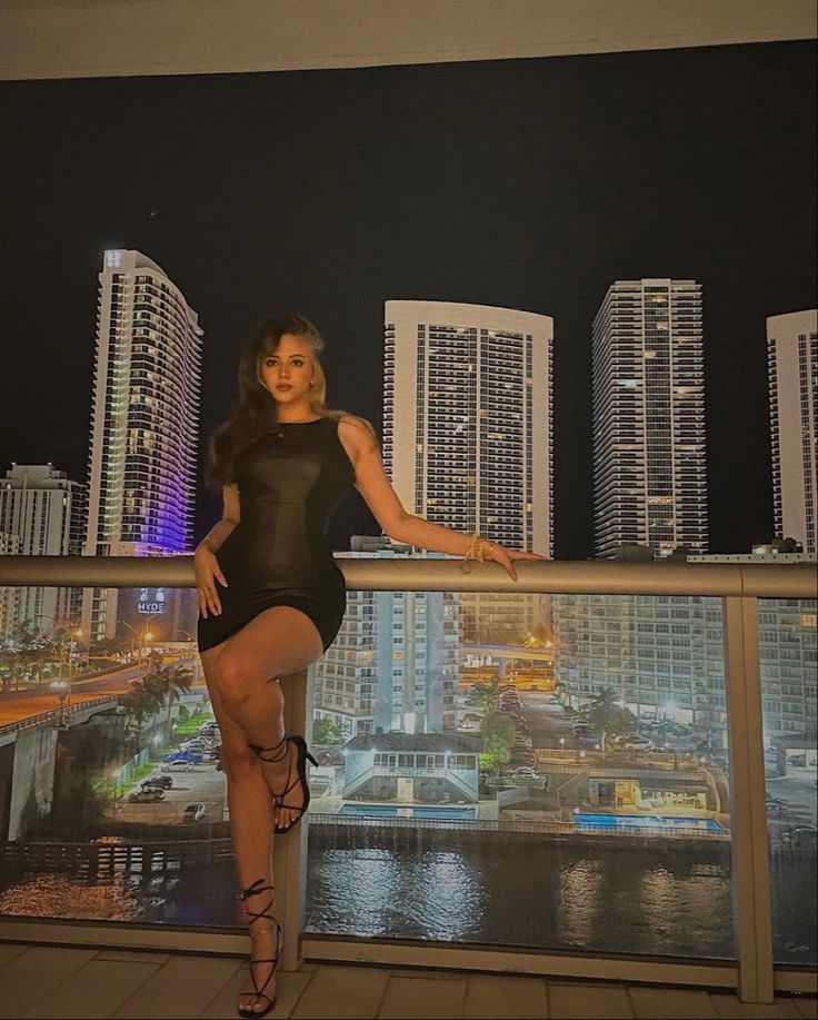 Summer 
Miami
Black
Sexy 
Model Miami Astethic Outfits, Miami Asthetic Picture, Miami Photoshoot Ideas, Miami Girl Aesthetic, Miami Club Outfits, Ultra Miami Outfits, Miami Pictures Ideas, Birthday In Miami, Miami Club Outfit