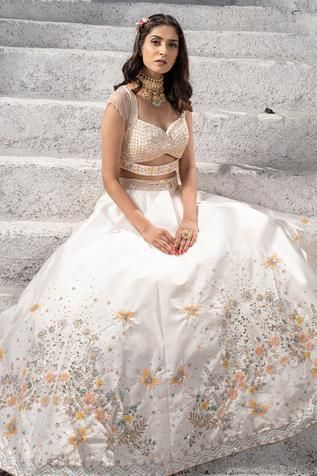 Shop for Tamaraa By Tahani White Silk Taffeta Embroidered Lehenga Set for Women Online at Aza Fashions Off White Lehenga, White Lehenga, Embroidered Lehenga, Silk Taffeta, Embroidered Neckline, Sequin Beading, Designer Gowns, White Silk, Sweetheart Neck