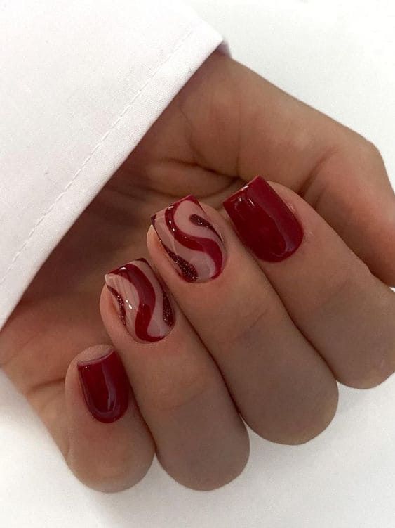 Short Nail Designs Maroon, Red And Gold Nails Short, Maroon Nails With Gold, Short Burgundy Nails, Ring Dunk, Maroon Nail Designs, Short Red Nails, Aggie Ring, Red Gel Nails