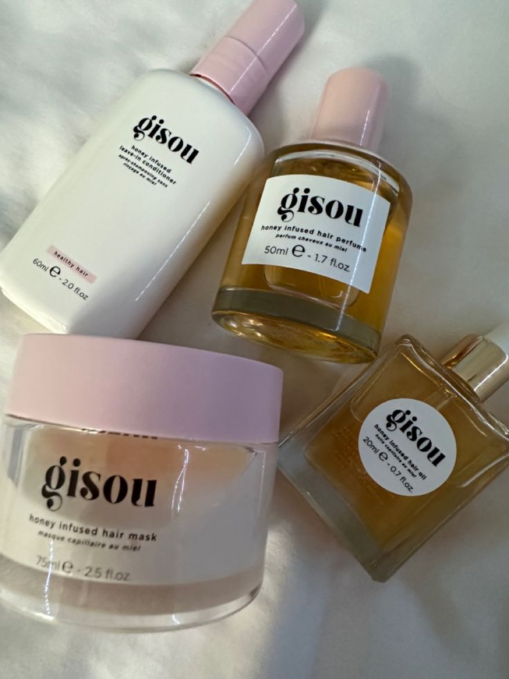 gisou french hair products Gisou Hair Oil And Perfume, Gisou Hair Aesthetic, Hair Oil Gisou, How To Use Gisou Hair Oil, Hair Essentials Aesthetic, Gisou Hair Oil Aesthetic, Gisou Hair Products, Gisou Perfume, Perfume Gisou