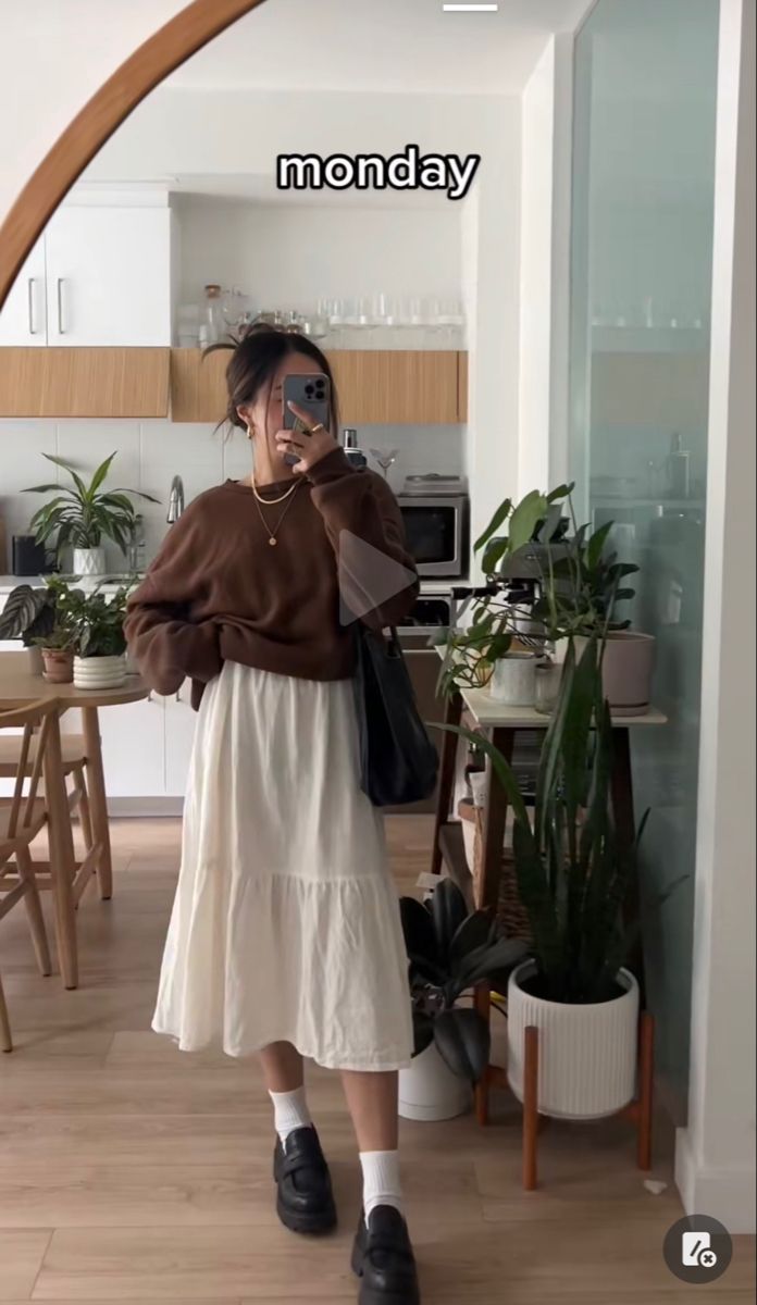 Outfit Inspirations Long Skirt, Cottage Core Sweater Outfit, Cute Modest Teacher Outfits, Sweater Set Outfits Skirt, Linen Skirt Fall Outfit, Modest Loose Outfits, Outfit Inspo For Teachers, Casual Maxi Skirt Outfits, Fall Princess Outfit