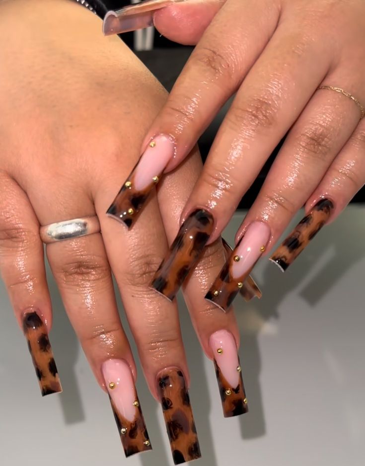 seleena (@seleena6166) on X Ongles Bling Bling, Cheetah Nails, Leopard Print Nails, Acrylic Press On Nails, Print Nails, Leopard Nails, Animal Nails, Animal Print Nails, Thanksgiving Nails