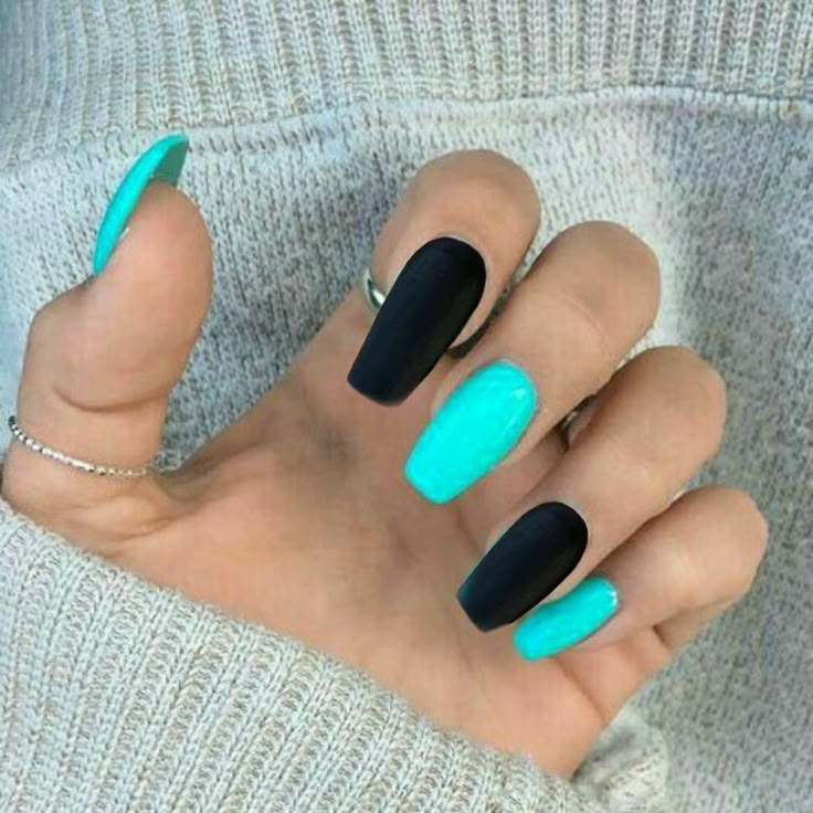 Nails Inspiration Turquoise, Dip Nail Designs Coffin, Acrylic Nail Designs Turquoise, Black And Colored Nails, Acrylic Nails Teal Turquoise, Teal Turquoise Nails, Nails Inspiration Teal, Short Teal Acrylic Nails, Nail Designs Blue And Black