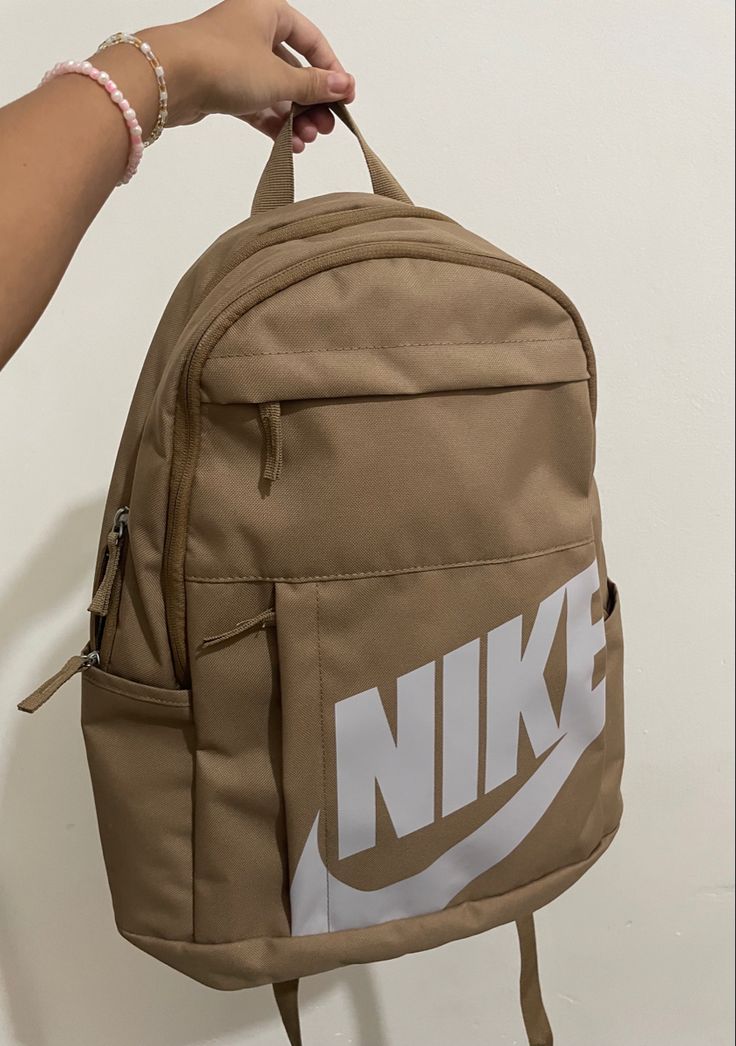 Book Bags For High School Nike, Cute Bags For Back To School, Nike Backpacks For School, Nike Bags School, Nike School Bag, Brown School Bag, Cute Bags For School, Cool Backpacks For School, Best School Backpacks