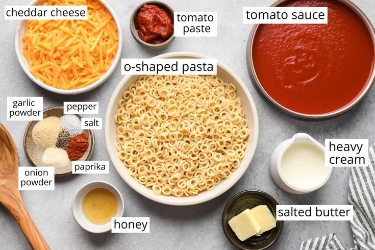 the ingredients for pasta are shown in bowls