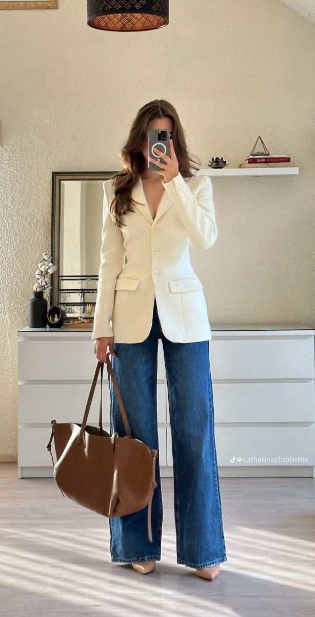 White Blazer Outfit Work Business, Casual White Blazer Outfit, White Blazer Outfits For Women, Grey Skirt Outfits, White Blazer Outfit Dressy, White Blazer Outfit Casual, White Blazer And Jeans, White Blazer Outfit Work, Outfits For Midsize