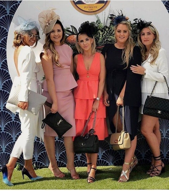 Ladies Race Day Outfits, Outfits For Horse Races For Women, Pregnant Cocktail Dress, Derby Day Outfits For Women, Horse Race Outfits For Women, Horse Racing Outfits Women, Racetrack Outfit, Derby Outfits For Women Classy, Derby Dresses And Hats Outfit