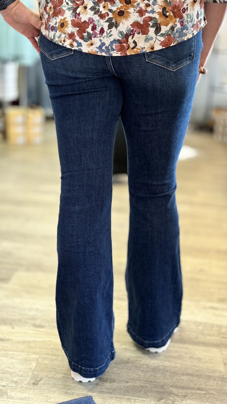 Women's Dark High Rise Flare Jeans Judy Blue Ocean Breeze Make a splash with Judy Blue Ocean Breeze jeans. These dark washed, high rise jeans feature a stylish side seam detail and flared bottom. Non-distressed for a classy, appropriate look that's perfect for work or formal casual events. Dive into style with Judy Blue! Shop more from our Bottoms collection HERE. Details Available in sizes: 0(24) - 15(32) Available in color: Dark Wash High rise Side seam detail Flared bottom Non-distressed Fabr High Rise Flare Jeans, Long Sleeve Outerwear, Formal Casual, Ocean Breeze, Romper Dress, Short Sleeved Sweaters, Dress Romper, High Rise Jeans, Athletic Wear