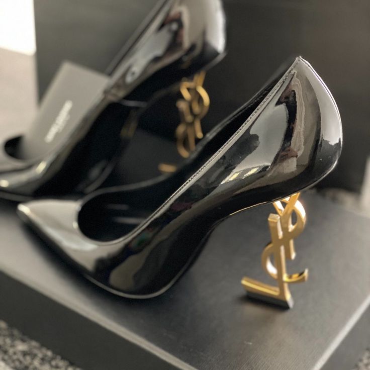 100 % Original And Brand New. Never Used . With Box And All Documents. Fit Small For Me - Reason Of Selling. Even Have A Receipt. Heels Aesthetic, Pointy Heels, Black Patent Heels, Shoes Heels Classy, Cute Shoes Heels, Ysl Heels, Ysl Shoes, High Heel Sneakers, Velvet Heels