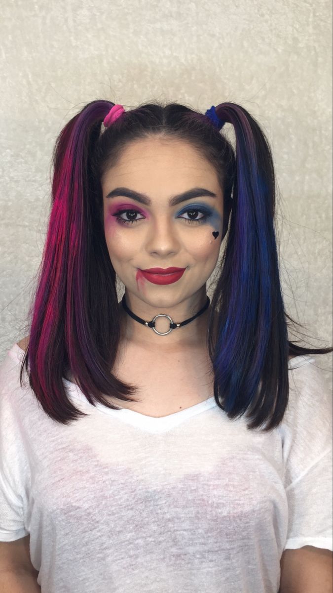 #arlequina #harleyquinn #maquiagemartistica #maquiagembrasil #makeupartist Black Hair Halloween Costumes, Margot Robbie Harley Quinn, Margot Robbie Harley, Fantasias Halloween, Emo Girls, Margot Robbie, Pretty Makeup, Harley Quinn, Black Hair