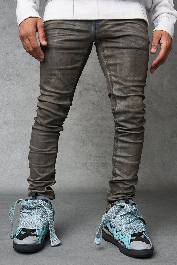 The "NIGHTFALL" jeans feature a night blue wash with overdye techniques and whiskering throughout. DETAILED FEATURES: Stretchability: MEDIUM STRETCH Nightblue wash Fabric Earth Over-Dye Wash Whiskering Throughout Fitted construction Signature "leather" waistband label SERENEDE® branded hardware Five-pocket styling Zipper fly 5.5" W Ankle opening Designed in California Imported FIT INFO: Signature skinny fit Model is 5'4" / 145 Ibs wearing a size 28. SIZE RECOMMENDATION: Go with your regular wais Fitted Selvedge Jeans In Faded Color, Selvedge Rigid Denim Jeans In Dark Wash, Dark Wash Selvedge Rigid Denim Jeans, Fitted Faded Pre-washed Jeans, Rugged Five-pocket Jeans In Rigid Denim, Light In The Dark, Fitness Models, Leather, How To Wear