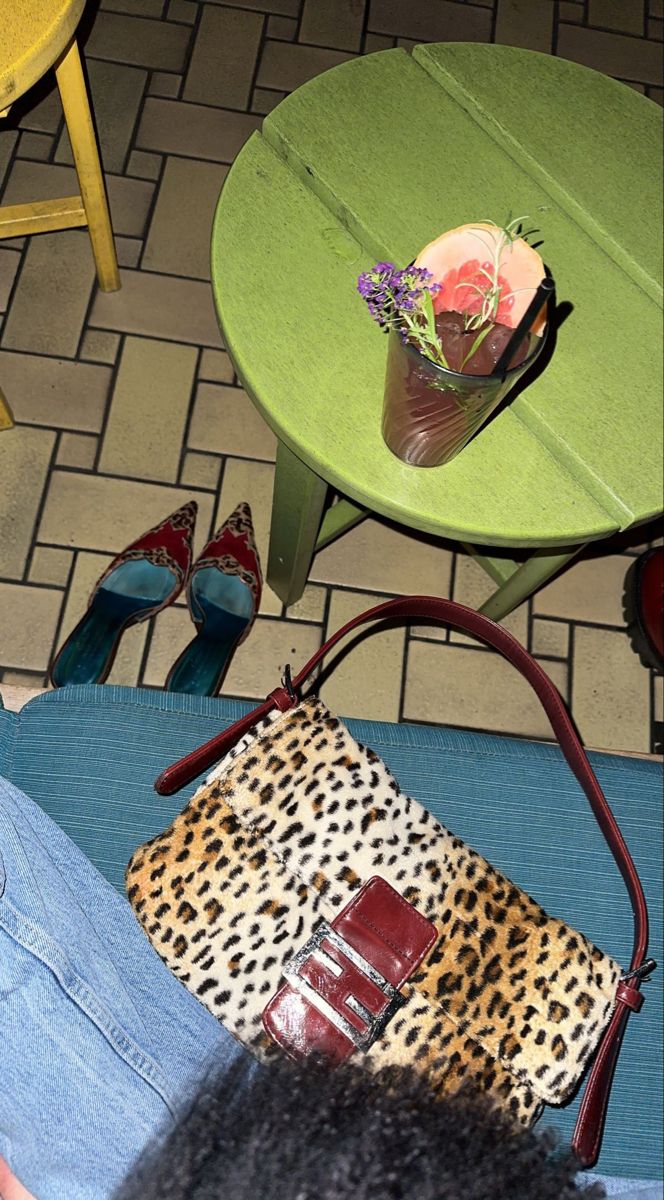 Purse, designer, vintage heels mules, leopard cheetah print, cocktail, outfit, night out Purse Outfit, Leopard Print Bag, Leopard Bag, Pop Of Red, Printed Purse, Profile On Instagram, Mini Short, Pretty Bags, Oui Oui