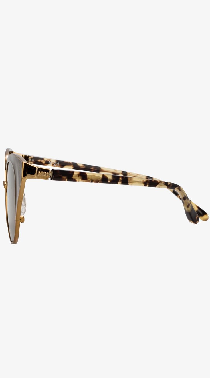 LINDA FARROW N21Œæ CAT EYE SUNGLASSES In a slim cat eye silhouette, these Linda Farrow N21 sunglasses in tortoiseshell are contoured with an epoxy painted inside the yellow gold stainless steel cat eye corners. With brown lenses, co-ordinating Italian acetate tapered temples are detailed with the N21 logo and together with adjustable nose pads provide superior comfort. 58mm lens width 14mm bridge width 140mm temple length Chic Tortoiseshell Cat Eye Sunglasses With Mirrored Lenses, Gold Cat Eye Sunglasses With Metal Frame, Tortoiseshell Cat-eye Sunglasses With Gradient Lenses, Gold Metal Frame Cat Eye Sunglasses, Gold Cat Eye Sunglasses With Uv Protection, Gold Polarized Cat Eye Sunglasses, Gold Cat Eye Sunglasses With Mirrored Lenses, Gold Mirrored Cat Eye Sunglasses, Classic Gold Cat Eye Sunglasses