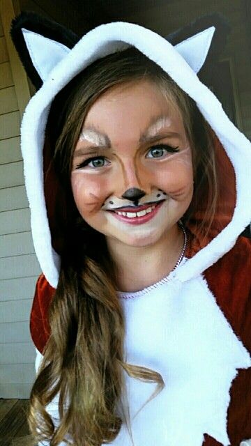 Fox face kids halloween makeup #halloween #fox #kids #children #makeup #face #halloweenmakeup Squirrel Face Makeup, Fox Face Paint Halloween, Kids Fox Face Paint, Raccoon Face Makeup, Simple Fox Face Paint, Arctic Fox Face Paint, Fox Halloween Makeup For Kids, Squirrel Makeup Halloween, Kids Fox Makeup