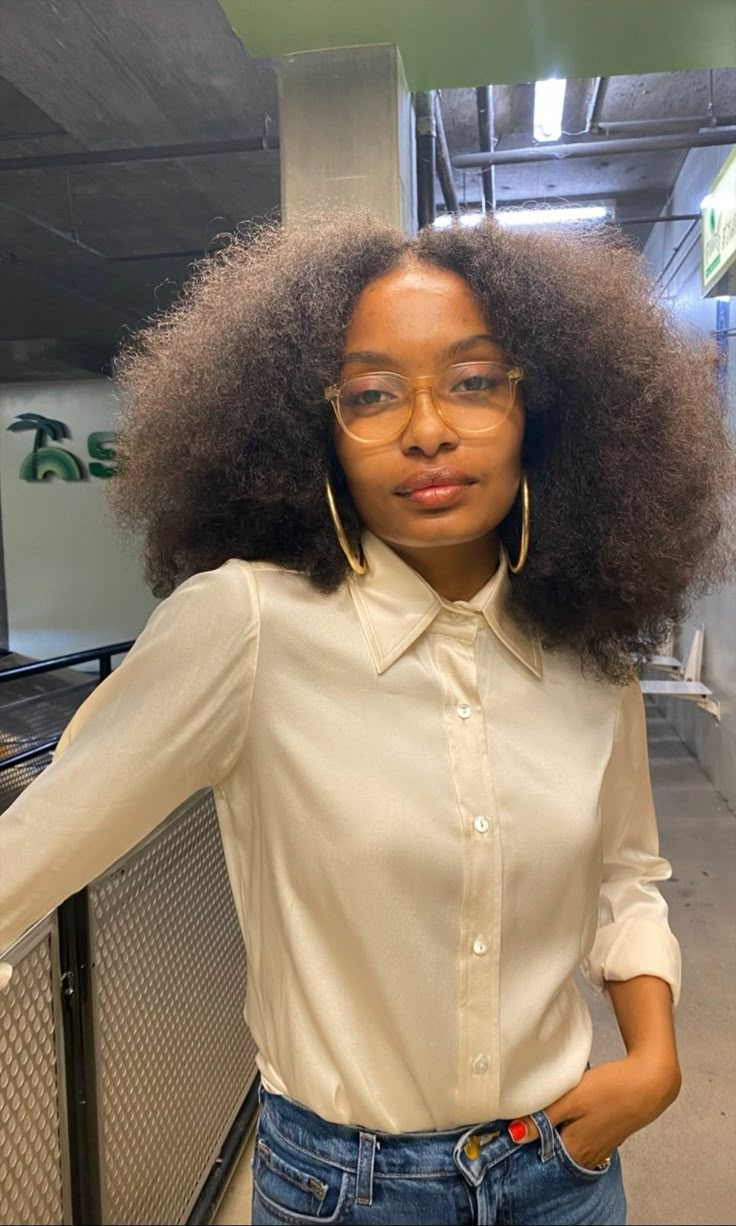 Grownish Zoey Outfits, Grownish Hairstyles, Yara Shahidi Hairstyles, Sleek Short Hair, Cute Natural Hairstyles, Yara Shahidi, Daily Hairstyles, Blowout Hair, Natural Curls Hairstyles