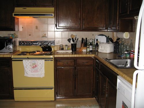 the kitchen is clean and ready for us to use it's new appliances as well