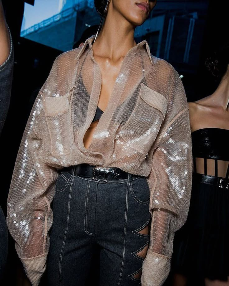 Fashion Week Champagne Sequin Glitter See-Through Clothes Luxury Design Transparent Yarn Blouse Mesh Sheer Pocket Shirt Women Quoi Porter, Pockets Fashion, Festival Looks, Mode Inspiration, Outfits Casuales, Karl Lagerfeld, Fashion Inspo Outfits, Luxury Design, Stylish Outfits