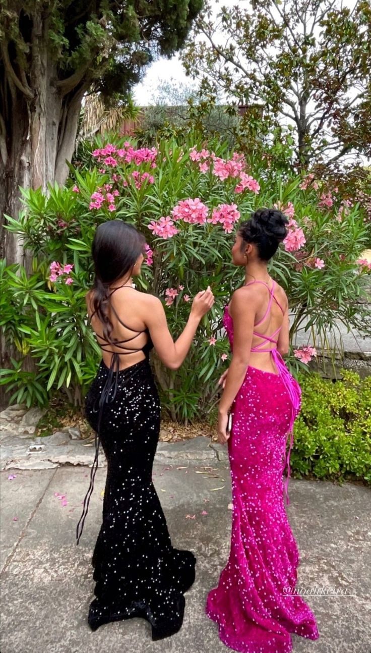 Best Friends Prom Dresses, Pretty Grad Dresses, Best Prom Dresses 2023, Hoco Inspo Pics Black, Matching Hoco Dresses Best Friend, Home Coming Dresses 2023, Bestie Prom Dresses, Best Friend Prom Dresses, Homecoming Dresses Black People