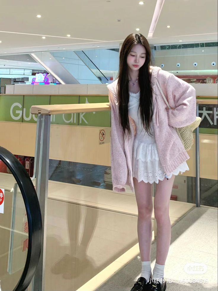 Wonyoung Outfits Aesthetic, Kawaii Soft Outfits, Cute Pink Outfits Aesthetic Korean, Coquette Outfit Girl, Pinkcore Aesthetic Outfit, Soft And Feminine Outfits, Soft Pink Outfit Korean, Cute Soft Outfits Aesthetic, Outfit Ideas Wonyoungism