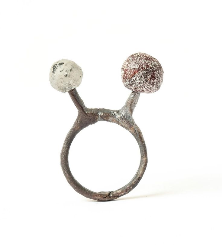 Karl Fritsch @karlfritschrings #contemporaryjewelry #jewellery #jewelry #joyas #joya #art #joyeria #jewels #jewel #jewelrygram #jewelrydesign #jewelrydesigner #jewellerydesigner #jeweller #jewellers #finejewelry #handmadejewelry #jewelryaddict #jewelrylover #jewelryoftheday #fashion #fashionjewelry #joyería #instajewelry #jewelrycollector #ring #rings #statementjewelry #anillos Contemporary Jewelry Design, Mixed Media Jewelry, Contemporary Jewellery, Rutilated Quartz, Contemporary Jewelry, Jewelry Lover, Statement Jewelry, Artisan Jewelry, Jewelry Art