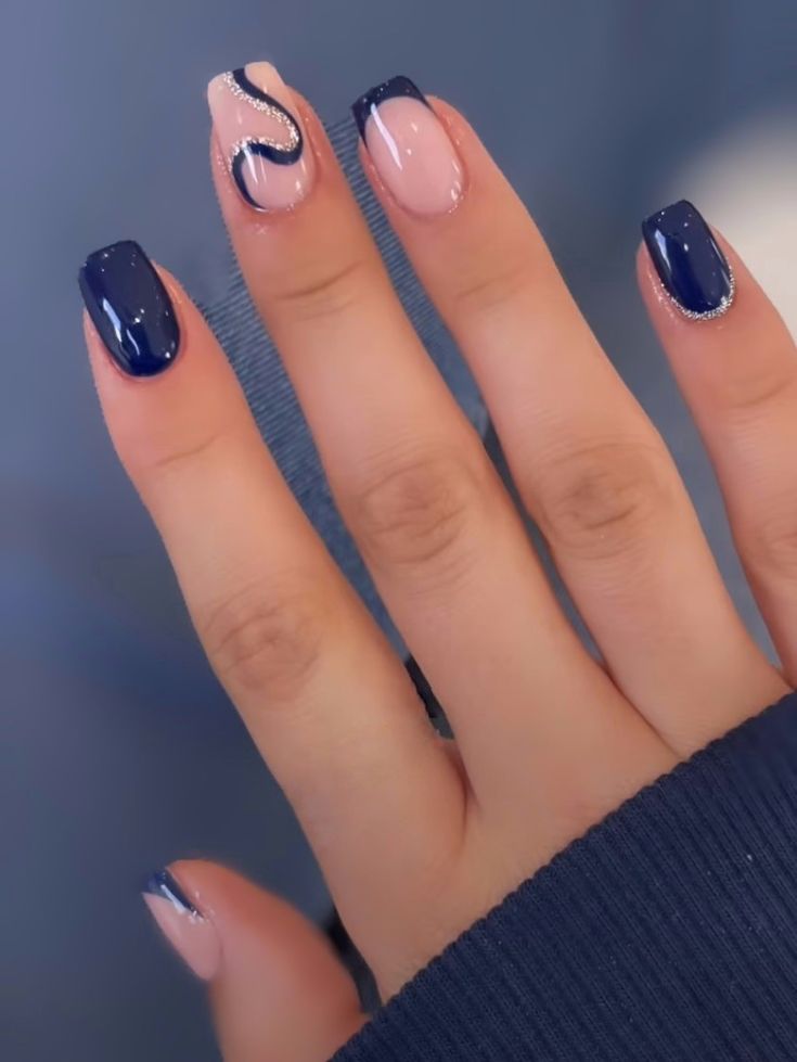 Light Blue Hoco Nails Acrylic, Navy Blue Inspired Nails, Nails For Christmas Blue, Navy Blue Nails For Hoco, Simple Dark Blue Nail Designs, White Nails With Dark Blue Design, Very Dark Blue Nails, Navy Christmas Nail Designs, Simple Dark Christmas Nails