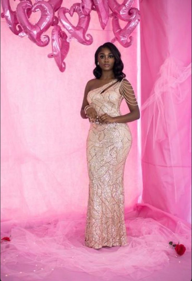 Lace Dress Classy, Dinner Gowns, Nigerian Lace Styles Dress, Nigerian Lace Styles, Gold Dresses, African Lace Styles, Best African Dresses, Lace Gown Styles, African Wear Dresses