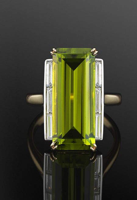 Art Deco Peridot Ring. Bijoux Art Deco, Fred Leighton, Diamond Cocktail Rings, Peridot Ring, Deco Jewelry, Art Deco Jewelry, Gorgeous Jewelry, Vintage Jewellery, Bling Bling