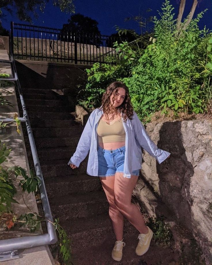 Casual Summer Outfits Midsize, Oversized Baggy Jeans, Midsize Summer Outfits, Summer Outfits Midsize, Plus Size Aesthetic Outfits, Indie Outfits Summer, Midsize Summer, Bandana Mask, Summer Outfits Casual