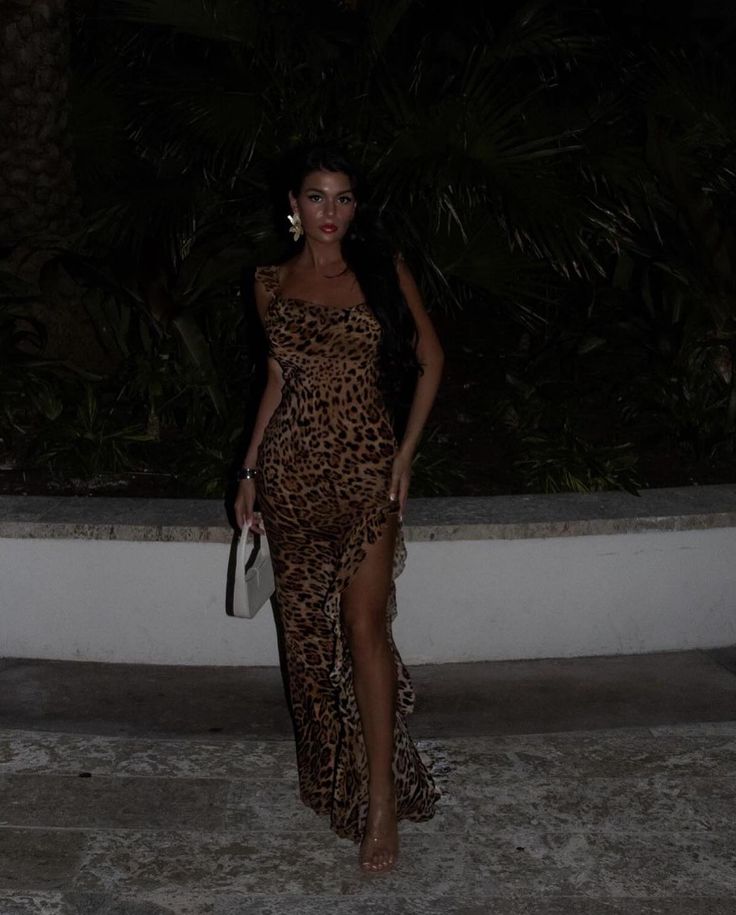 Our Finazia Dress in leopard as seen on @renroma_ www.chiclefrique.com Leo Outfits, Birthday Fits, Welcome To The Jungle, Dress Inspo, Leopard Dress, Halloween Fashion, Music Fashion, Leopard Print Dress, Tie Dress