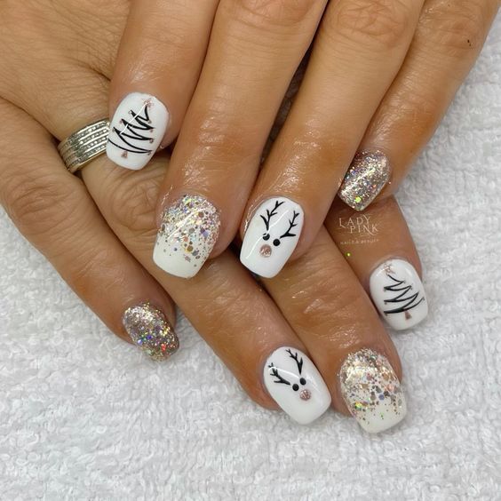 Winter Nailart 2024, Gel Nail Xmas Designs, Christmas Nail Ideas Reindeer, Christmas Biab Nail Designs, Christmas No Chip Nails, White Christmas Tree Nails, Western Christmas Nails Acrylic, Christmas Country Nails, Western Christmas Nails Ideas