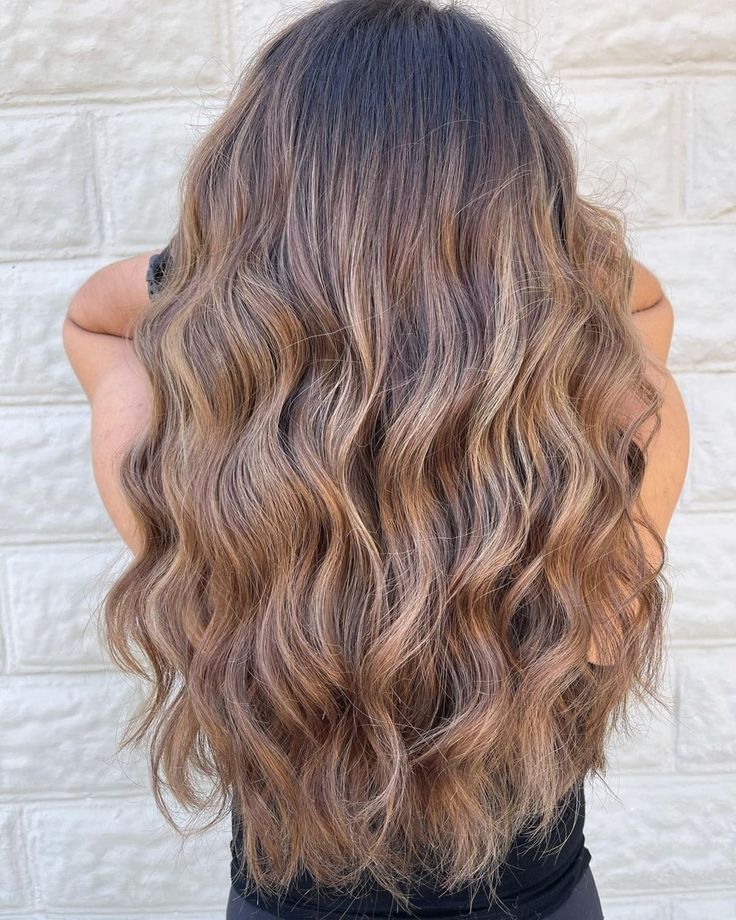 Blonde Balayage On Dark Hair Tan Skin, Balayage On Medium Skin Tone, Brunette Balayage For Cool Skin Tone, Balayage With Brown Hair, Brown Tone On Tone Balayage, Warm Tone On Tone Balayage, Hair Colors Trending, Highlights 2022, Brown Balayage Hair