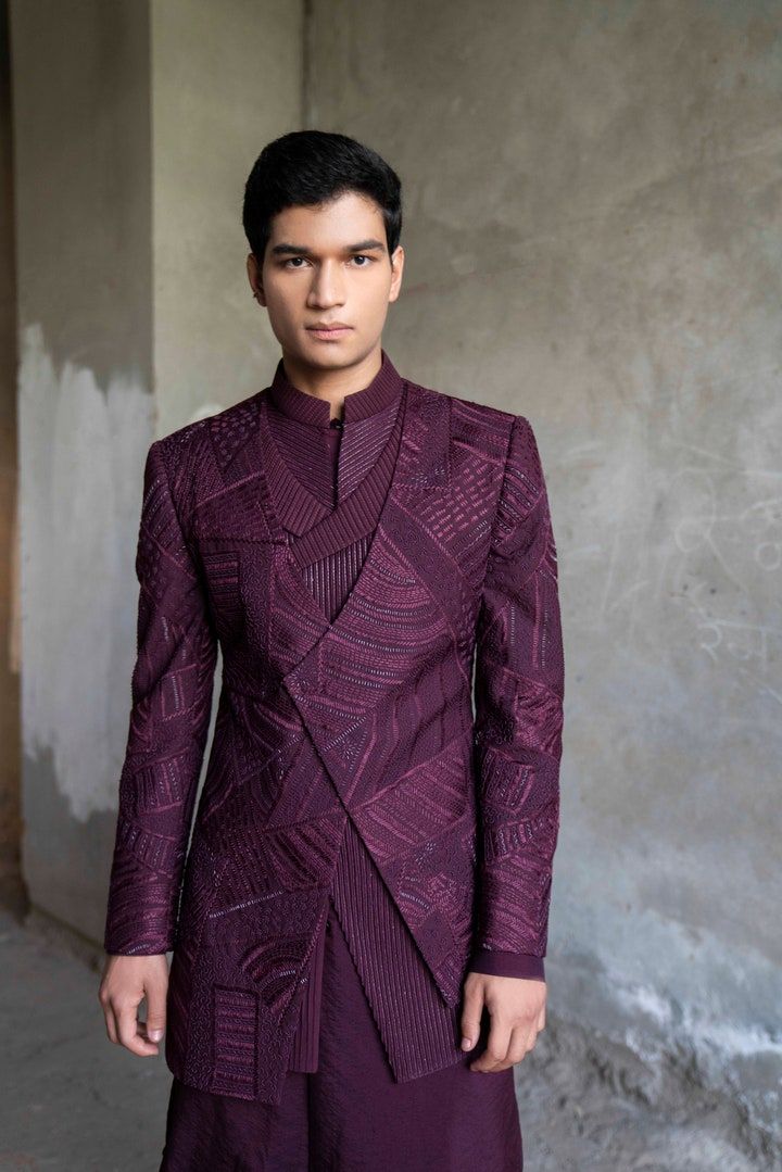 Unique Suits For Men Fashion, Mens Fashion Illustration Indian, Indo Western Designer Outfits, Traditional Indian Mens Clothing, Indian Menswear, India Fashion Men, Indian Wedding Suits Men, Indian Groom Dress, Man Dress Design