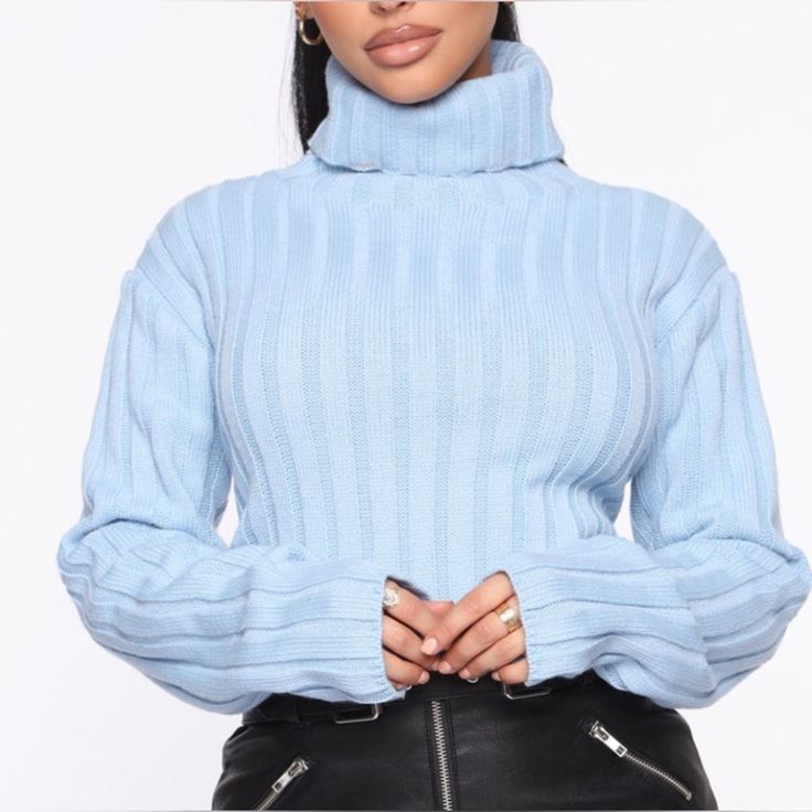 New With Tag Beautiful Baby Blue Sweater S Black Cropped Sweater, Baby Blue Sweater, White Cable Knit Sweater, Black Mock Neck, Olive Green Sweater, Ivory Sweater, Sweater Crop, Zippered Sweater, Striped Sleeve