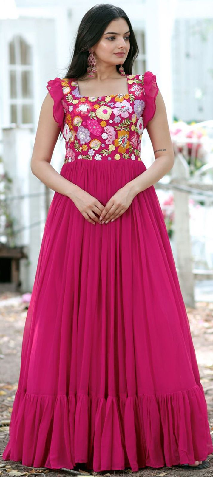 Pink Colour Long Frocks, Long Frocks Indian Designer Dresses Party Wear, New Traditional Dress Indian, Anarkali Models For Stitching, Neck Design For Gowns, Dress Models For Women Indian, Long Gown Designs Indian Simple, Long Frocks For Women Party Wear, Gorget Dress Design