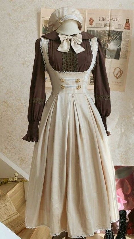 Old Fancy Outfits, Old Vintage Dresses Victorian, Vintage Acedamia Outfits, Victorian Era Casual Wear, Anne Shirley Outfit, 1900s Dresses Casual, Poor Victorian Clothes, Old Outfits 1800, Victorian Era Fashion Modern