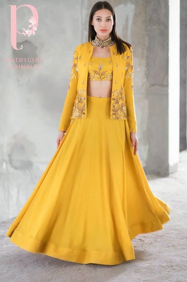 Outfit ideas for the bride for haldi ceremony.  #bridallehenga #embroideredlehenga #weddingwear #weddingoutfit #bridaloutfit #bridalwear #brides2019 #simplelehenga #haldioutfit #shaadisaga Prathyusha Garimella, भारतीय दुल्हन संबंधी, Orang India, डिजाइनर कपड़े, Haldi Dress, Outfit Designer, Haldi Outfits, Ellie Saab, Lehnga Dress