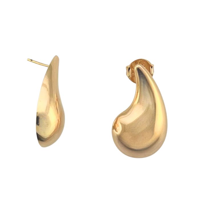 These SE964 18K Gold Plated earrings feature a stunning teardrop shape that adds elegance and sophistication to any outfit. Crafted with high-quality materials, they offer a touch of luxury and are perfect for both special occasions and everyday wear. Upgrade your earring collection with these timeless and stylish teardrop earrings. Tear Drop Earrings, Chunky Earrings, Earring Collection, Earrings Collection, Tear Drop, Teardrop Earrings, Ring Bracelet, Earring Necklace, Stone Jewelry