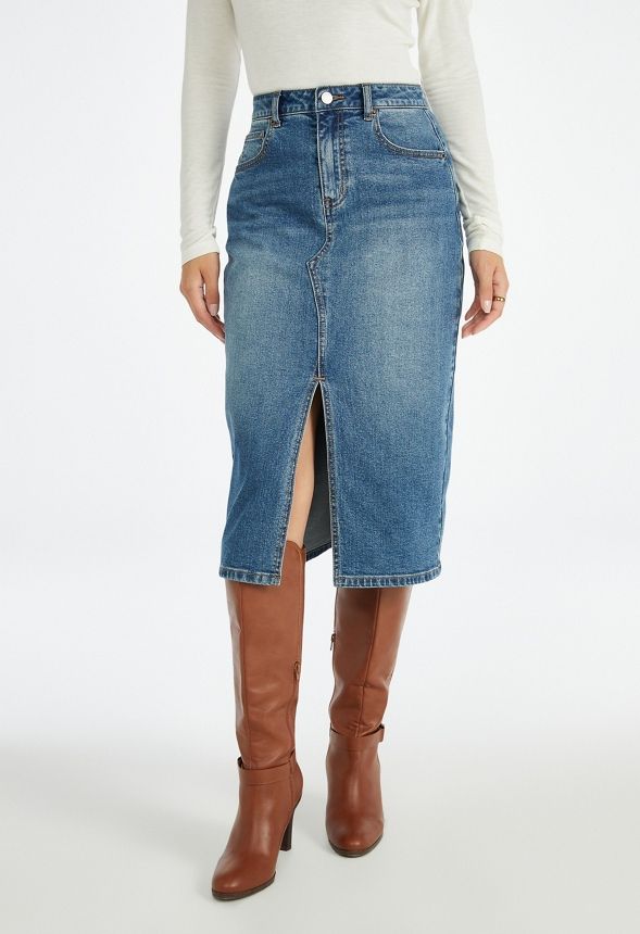 Midi Jean Skirt Outfits Fall, Denim Skirt And Sneakers Outfit, Midi Jean Skirt Outfits, Navy Skirt Outfit, Jean Skirt Outfits Fall, Denim Midi Skirt Outfit, Blue Skirt Outfits, Midi Jean Skirt, Denim Skirt Trend