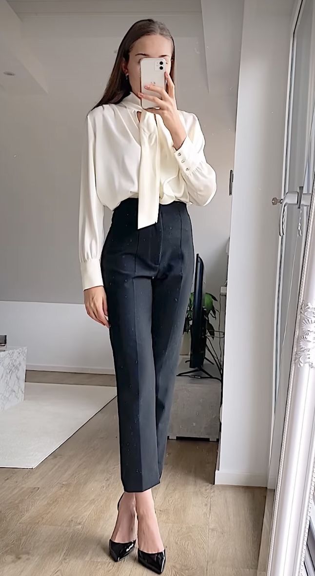 Job Interviews Clothes, Formal Outfits For Women Office Wear Job Interviews, Ootd Interview Kerja, Formal Interview Outfit Woman, Lawyer Outfit Women, Law Firm Outfits Women, Formal Business Attire Women, Business Formal Outfits, Casual Job Interview Outfit