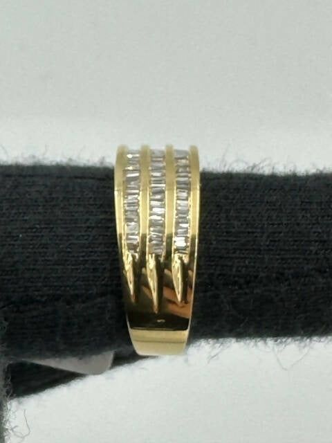 Specials


METAL:
14-Karat Gold


Color:
Yellow Gold


Width:
7.5-3.0mm


Ring size:
5 1/2




Weight:


5.42g



Stone:
Diamond


Shape:
Cut baguette



Carat:


0.75 CT



Clarity:
SI


Color:
G/H Canada Quebec, Band Bracelet, Best Jewelry Stores, Colour Yellow, Gold Colour, Hand Jewelry, Baguette Cut, Baguette Diamond, Men's Rings